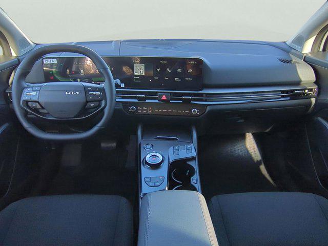 Photo of 2026 Snow White Pearl Kia Sportage