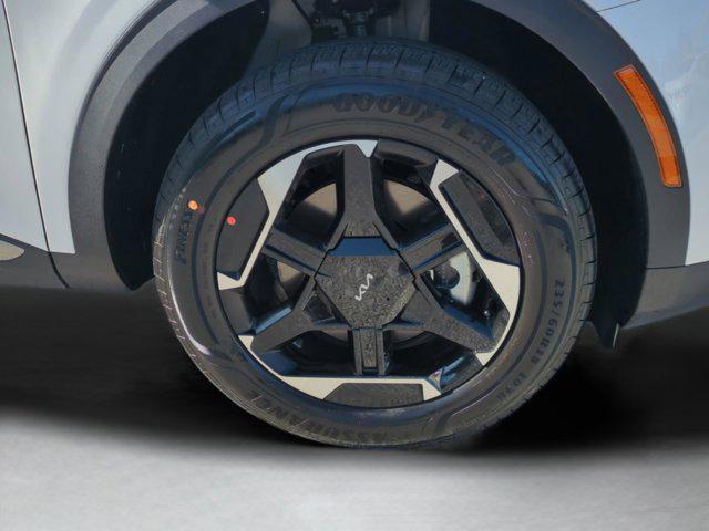 Photo of 2026 Snow White Pearl Kia Sportage