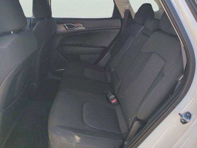 Photo of 2026 Snow White Pearl Kia Sportage
