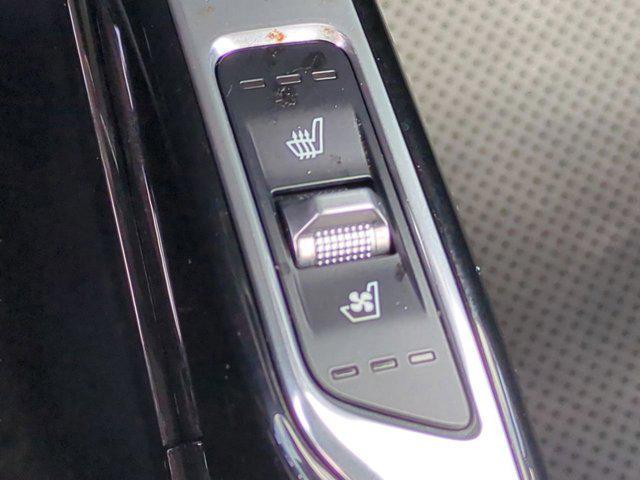 Photo of 2021 Ebony Black Kia Sorento