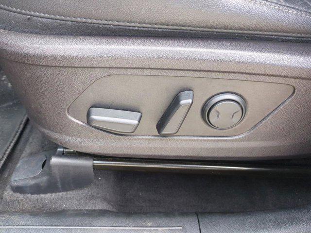 Photo of 2021 Ebony Black Kia Sorento