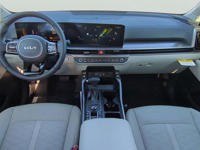 Photo of 2025 Everlasting Silver Kia Sorento