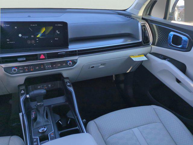 Photo of 2025 Everlasting Silver Kia Sorento