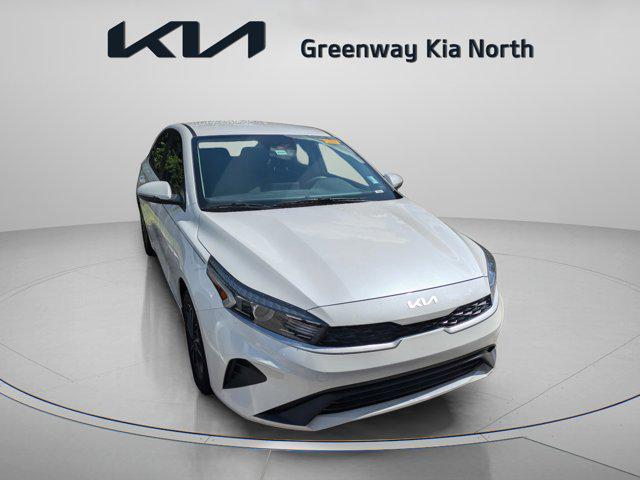 Photo of 2023 Snow White Pearl Kia Forte