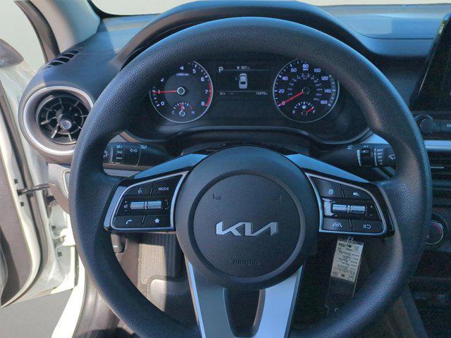 Photo of 2023 Snow White Pearl Kia Forte