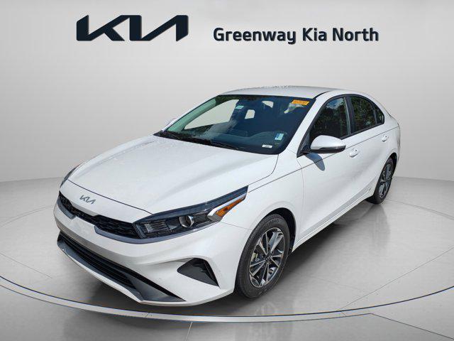 Photo of 2023 Snow White Pearl Kia Forte