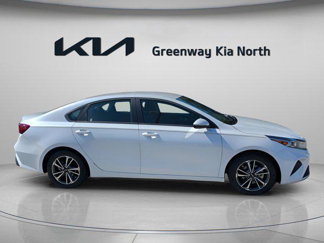 Photo of 2023 Snow White Pearl Kia Forte