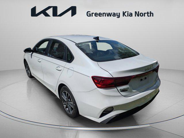 Photo of 2023 Snow White Pearl Kia Forte