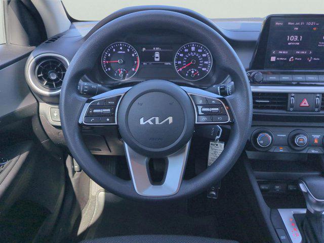 Photo of 2023 Snow White Pearl Kia Forte