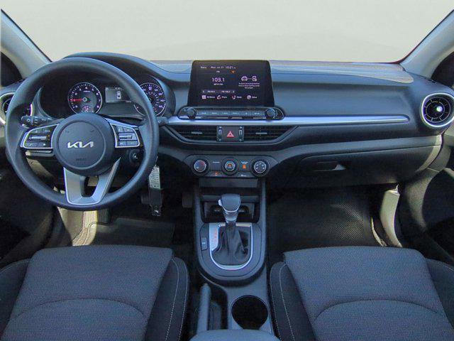 Photo of 2023 Snow White Pearl Kia Forte