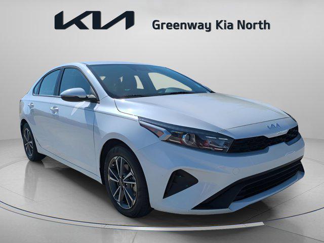 Photo of 2023 Snow White Pearl Kia Forte