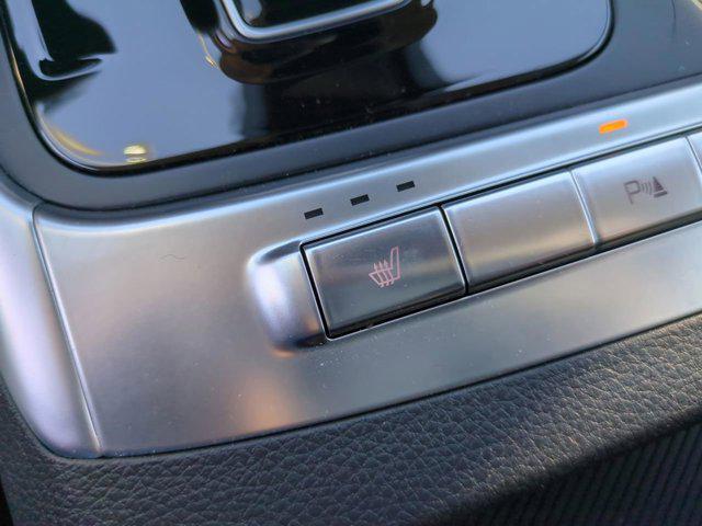 Photo of 2026 Snow White Pearl Kia Carnival Hybrid