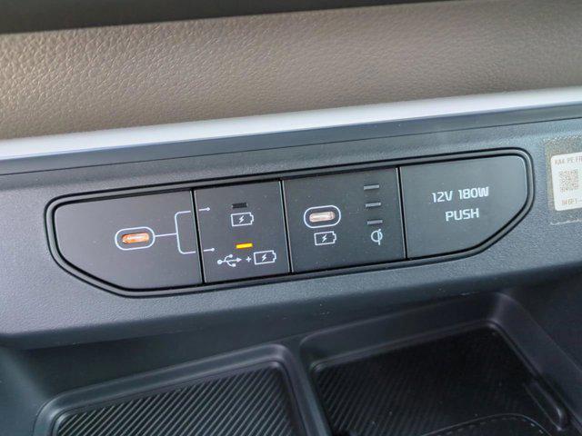 Photo of 2026 Snow White Pearl Kia Carnival Hybrid