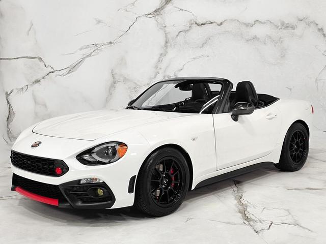 Photo of 2018 Puro White Tri-Coat Pearl FIAT 124 Spider