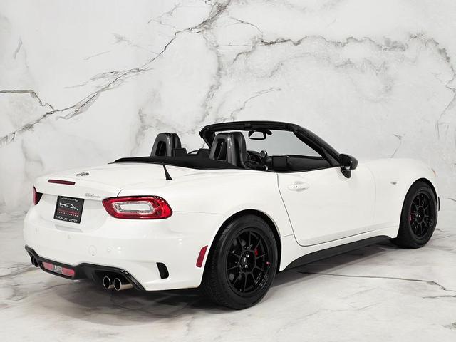 Photo of 2018 Puro White Tri-Coat Pearl FIAT 124 Spider