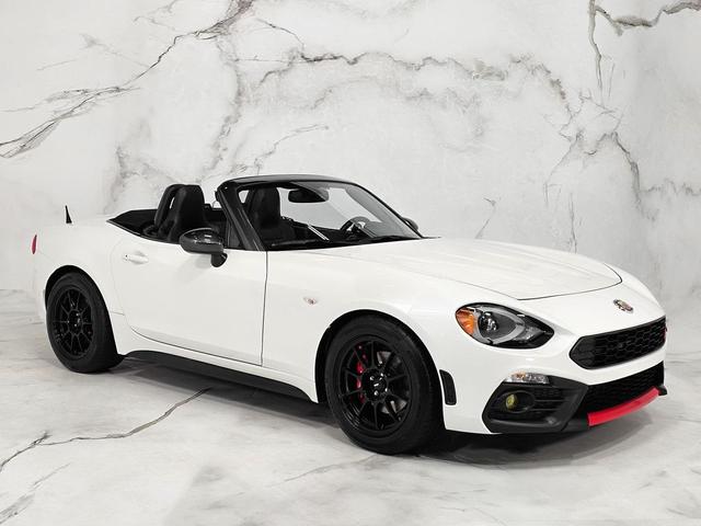 Photo of 2018 Puro White Tri-Coat Pearl FIAT 124 Spider