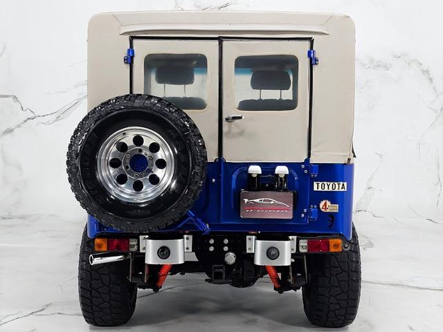 Photo of 1978 Blue Toyota Land Cruiser