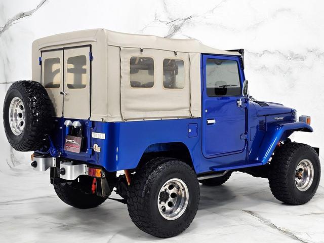 Photo of 1978 Blue Toyota Land Cruiser