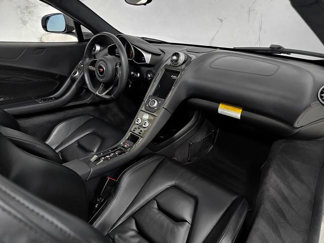 Photo of 2015 White McLaren 650S