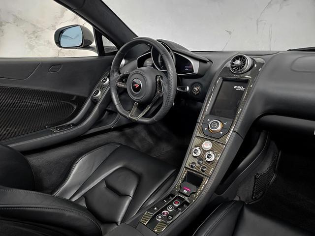 Photo of 2015 White McLaren 650S