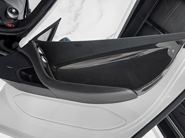 Photo of 2015 White McLaren 650S