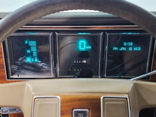 Photo of 1989 Tan Lincoln Town Car