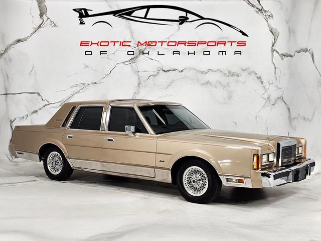 Photo of 1989 Tan Lincoln Town Car