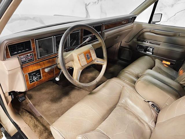 Photo of 1989 Tan Lincoln Town Car