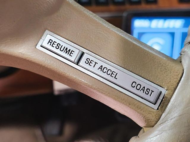 Photo of 1989 Tan Lincoln Town Car
