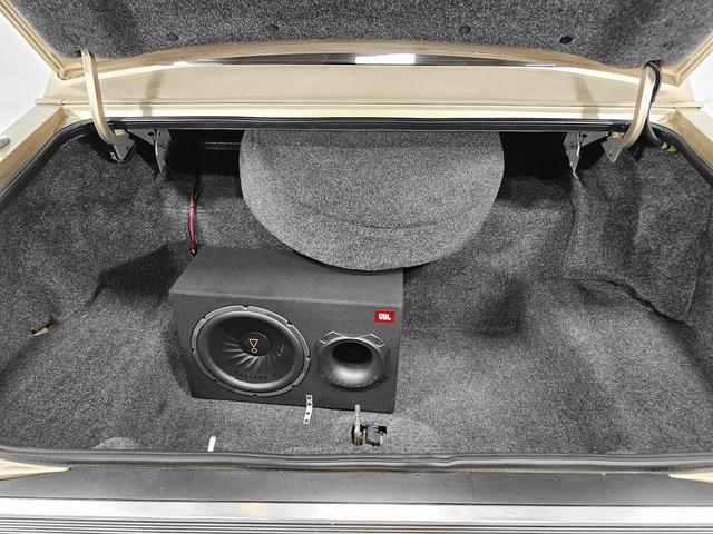 Photo of 1989 Tan Lincoln Town Car
