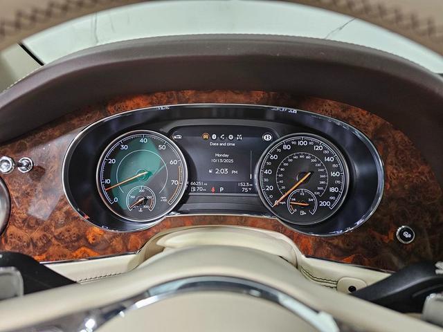 Photo of 2017 Hallmark Metallic Bentley Bentayga