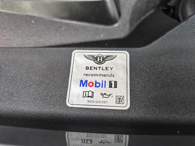 Photo of 2017 Hallmark Metallic Bentley Bentayga
