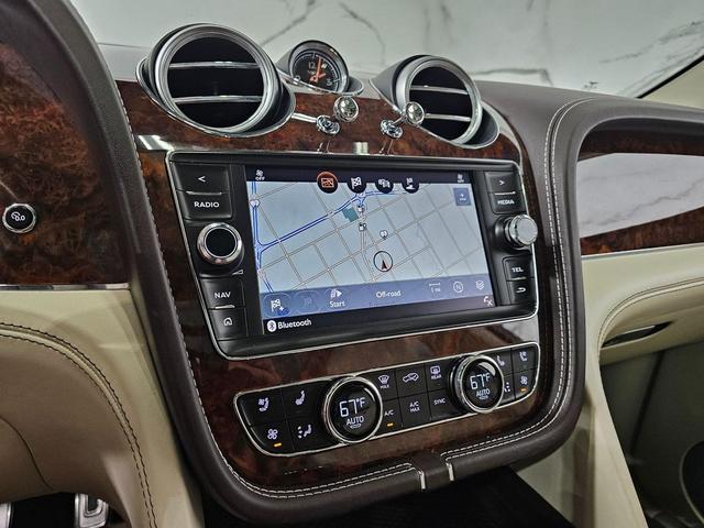 Photo of 2017 Hallmark Metallic Bentley Bentayga