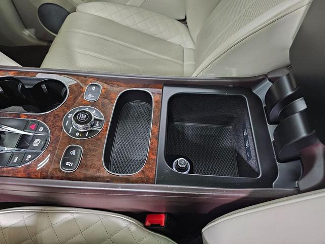 Photo of 2017 Hallmark Metallic Bentley Bentayga