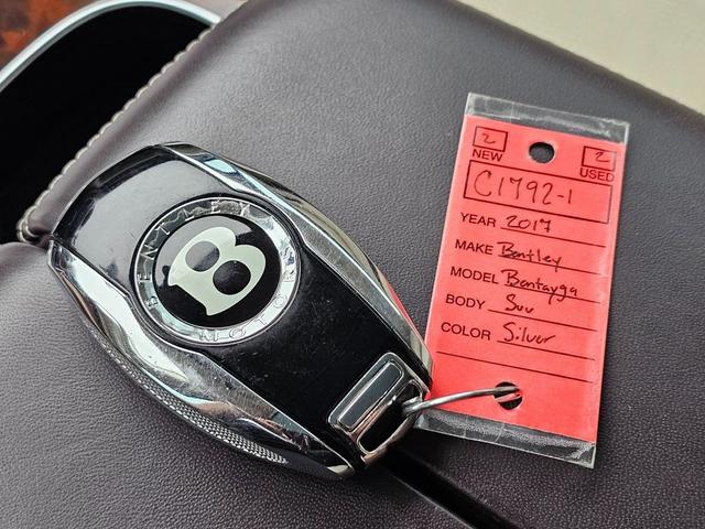 Photo of 2017 Hallmark Metallic Bentley Bentayga