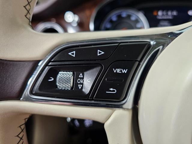 Photo of 2017 Hallmark Metallic Bentley Bentayga