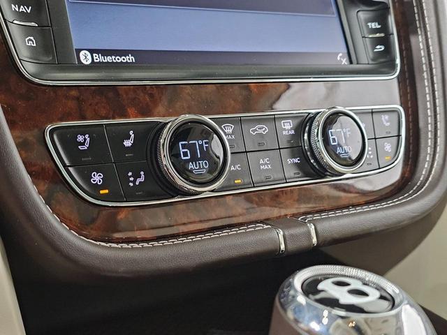 Photo of 2017 Hallmark Metallic Bentley Bentayga