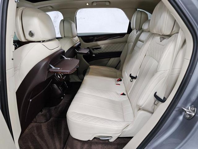 Photo of 2017 Hallmark Metallic Bentley Bentayga