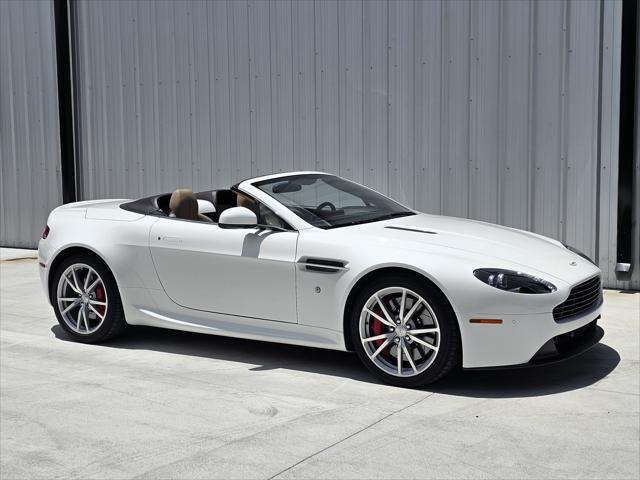 Photo of 2012 Morning Frost White Aston Martin V8 Vantage