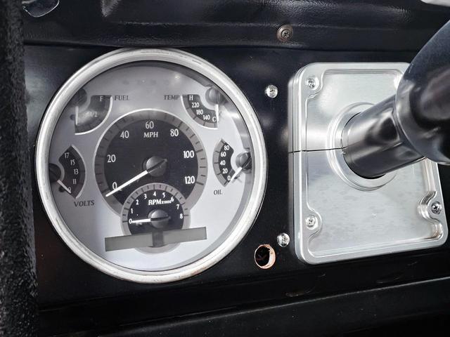 Photo of 1971 Red Ford Bronco
