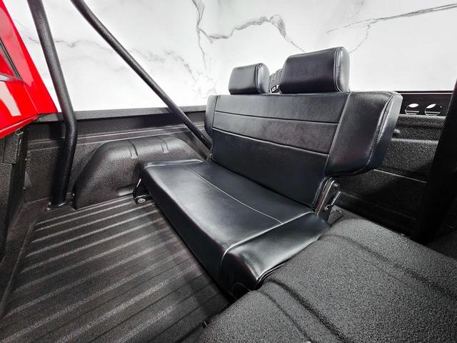 Photo of 1971 Red Ford Bronco