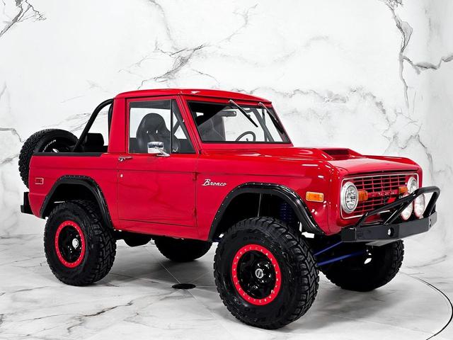 Photo of 1971 Red Ford Bronco