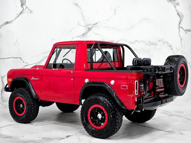 Photo of 1971 Red Ford Bronco