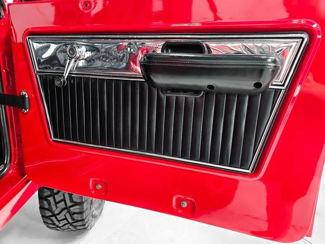 Photo of 1971 Red Ford Bronco