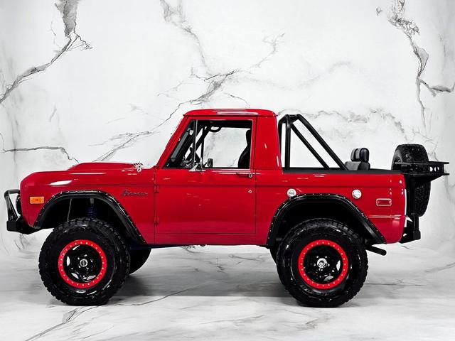 Photo of 1971 Red Ford Bronco