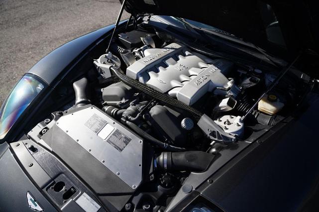Photo of 2006 Snow Shadow Gray Aston Martin V12 Vanquish