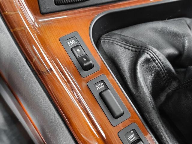 Photo of 1995 Black BMW 850