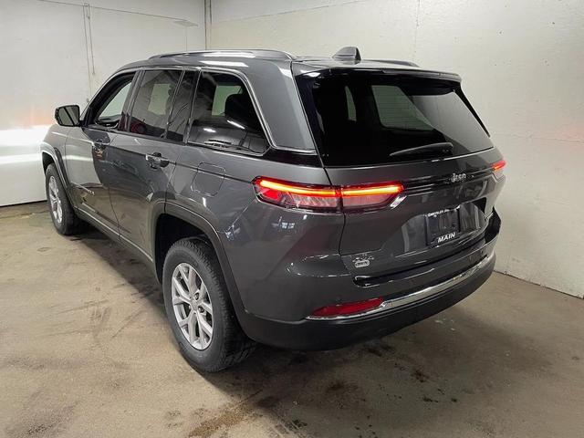 Photo of 2022 Baltic Gray Metallic Clearcoat Jeep Grand Cherokee