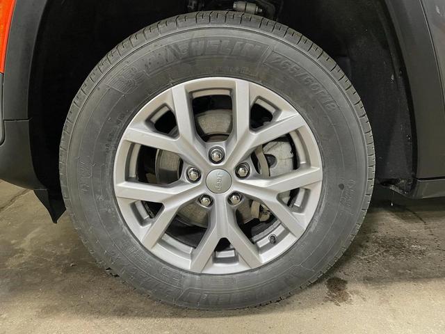 Photo of 2022 Baltic Gray Metallic Clearcoat Jeep Grand Cherokee
