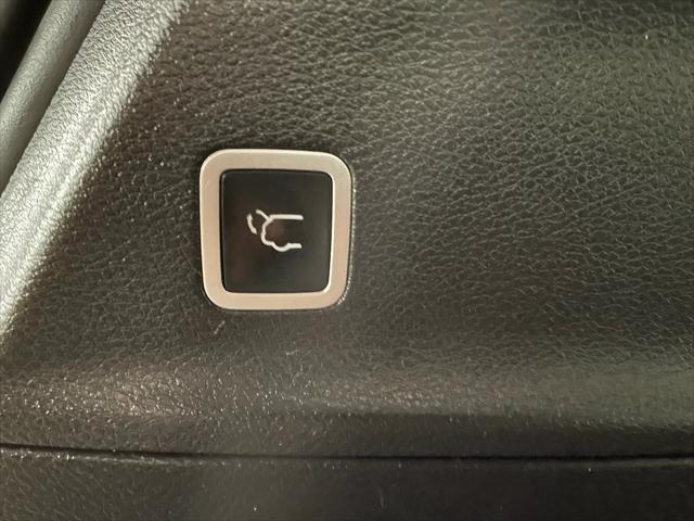 Photo of 2020 Ocean Blue Metallic Chrysler Pacifica